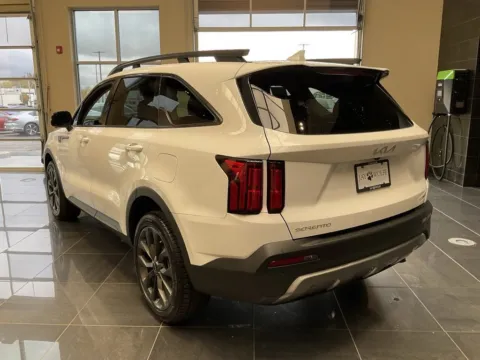 More photos of 2023 Kia Sorento X-Line SX Prestige at Jay Wolfe Acura, MO