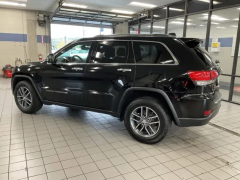 More photos of 2017 Jeep Grand Cherokee Limited at Jay Wolfe Acura, MO