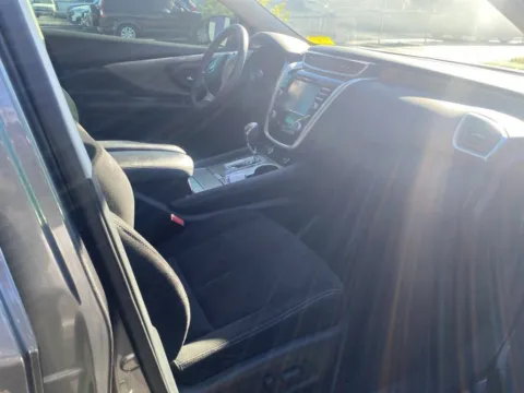 More photos of 2016 Nissan Murano SV at Jay Wolfe Acura, MO