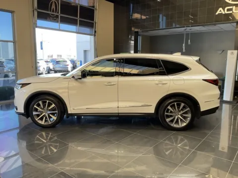 More photos of 2025 Acura MDX w/Technology Package at Jay Wolfe Acura, MO