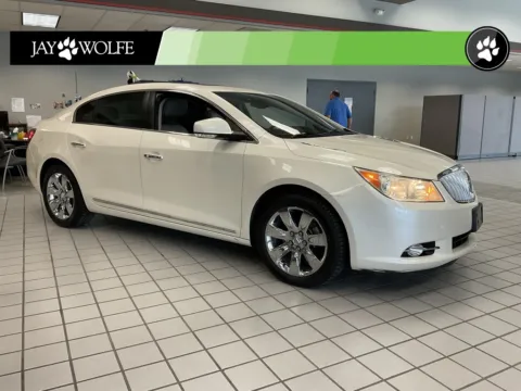 White 2011 Buick LaCrosse CXS for sale in Kansas City, MO