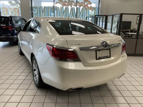 More photos of 2011 Buick LaCrosse CXS at Jay Wolfe Auto Outlet, MO