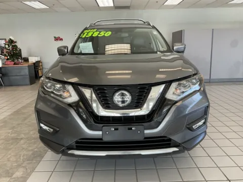 Photos of 2018 Nissan Rogue SL for sale in Kansas City, MO at Jay Wolfe Auto Outlet