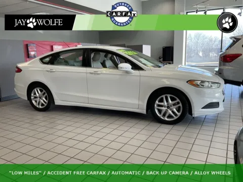 White 2016 Ford Fusion SE for sale in Kansas City, MO