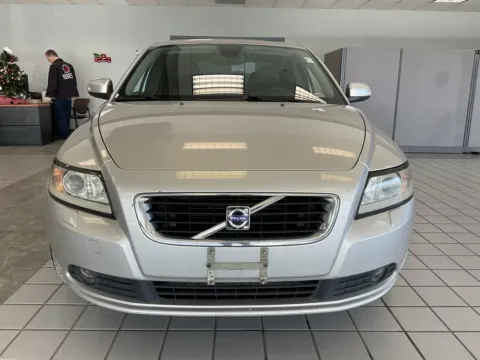 Photos of 2008 Volvo S40 2.4i for sale in Kansas City, MO at Jay Wolfe Auto Outlet