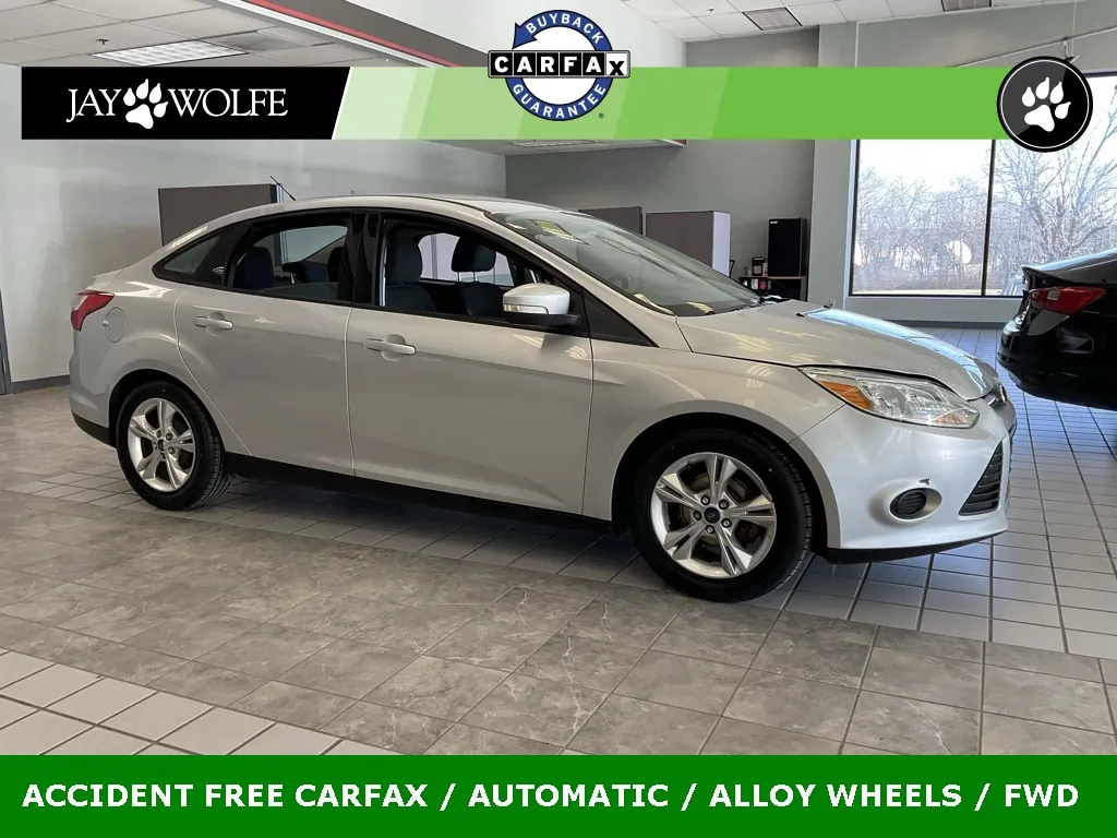 Silver 2014 Ford Focus SE for sale in Kansas City, MO