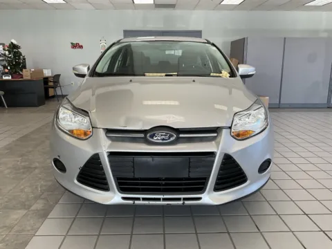 Photos of 2014 Ford Focus SE for sale in Kansas City, MO at Jay Wolfe Auto Outlet