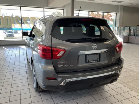 More photos of 2018 Nissan Pathfinder SV at Jay Wolfe Auto Outlet, MO