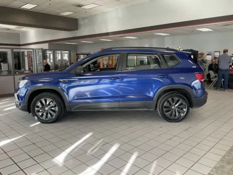 More photos of 2023 Volkswagen Taos 1.5T S at Jay Wolfe Auto Outlet, MO