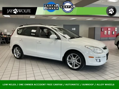 White 2010 Hyundai Elantra Touring SE for sale in Kansas City, MO