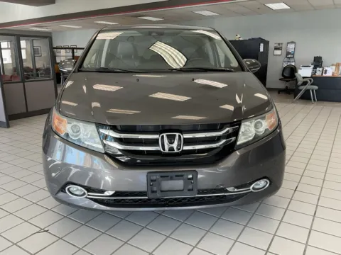Photos of 2016 Honda Odyssey Touring for sale in Kansas City, MO at Jay Wolfe Auto Outlet