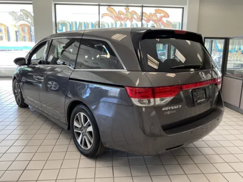 More photos of 2016 Honda Odyssey Touring at Jay Wolfe Auto Outlet, MO