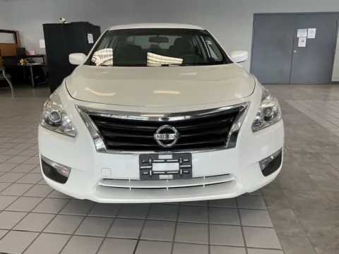 Photos of 2014 Nissan Altima 2.5 S for sale in Kansas City, MO at Jay Wolfe Auto Outlet