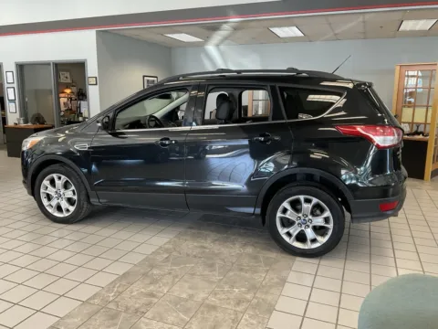 More photos of 2013 Ford Escape SEL at Jay Wolfe Auto Outlet, MO