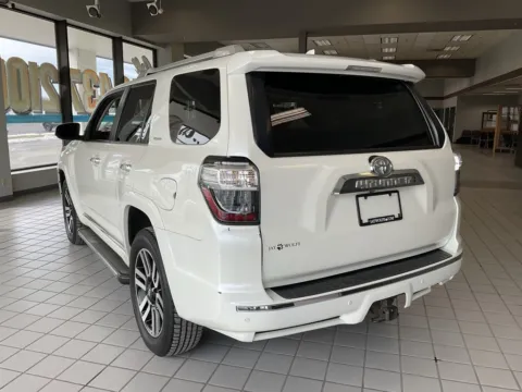 More photos of 2016 Toyota 4Runner Limited at Jay Wolfe Auto Outlet, MO
