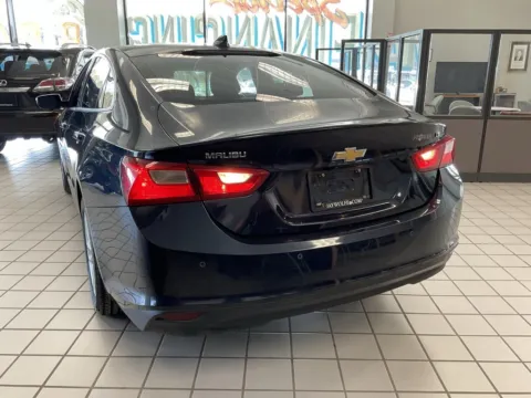 More photos of 2017 Chevrolet Malibu LT at Jay Wolfe Auto Outlet, MO