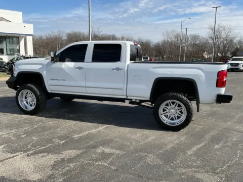 More photos of 2015 GMC Sierra 2500HD Denali at Jay Wolfe Auto Outlet, MO