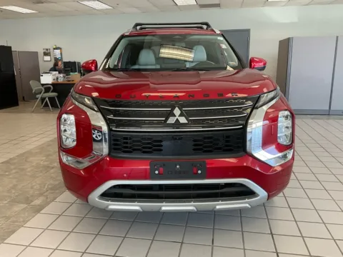 Photos of 2022 Mitsubishi Outlander SEL for sale in Kansas City, MO at Jay Wolfe Auto Outlet