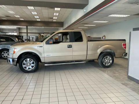 More photos of 2013 Ford F-150 XLT at Jay Wolfe Auto Outlet, MO