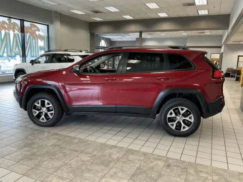 More photos of 2014 Jeep Cherokee Trailhawk at Jay Wolfe Auto Outlet, MO