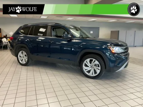 Black 2023 Volkswagen Atlas 3.6L V6 SE w/Technology for sale in Kansas City, MO