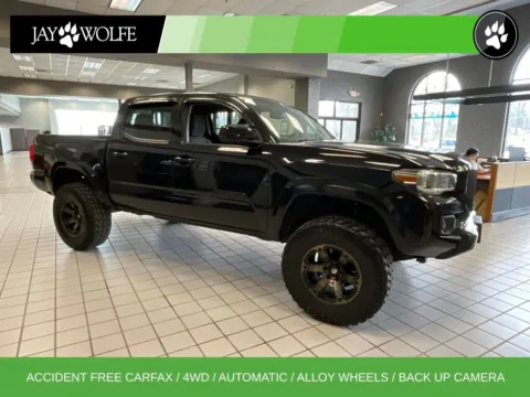 Black 2017 Toyota Tacoma SR5 for sale in Kansas City, MO