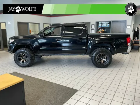 More photos of 2017 Toyota Tacoma SR5 at Jay Wolfe Auto Outlet, MO