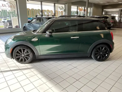 More photos of 2017 MINI Cooper S at Jay Wolfe Auto Outlet, MO