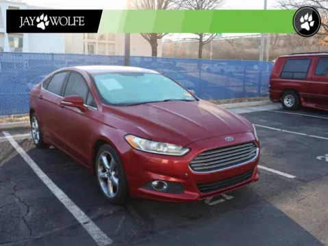 Red 2015 Ford Fusion SE for sale in Kansas City, MO