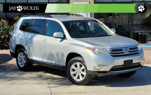 Silver 2011 Toyota Highlander SE for sale in Kansas City, MO