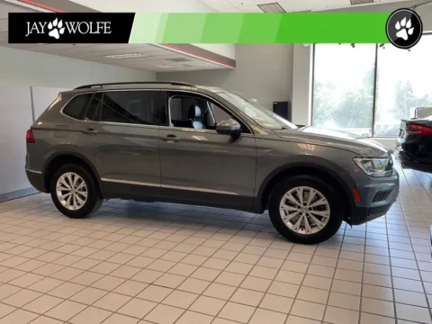 Gray 2018 Volkswagen Tiguan 2.0T SE for sale in Kansas City, MO