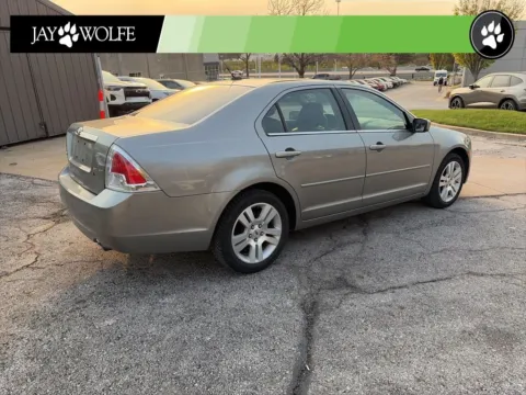 More photos of 2009 Ford Fusion SEL at Jay Wolfe Auto Outlet, MO