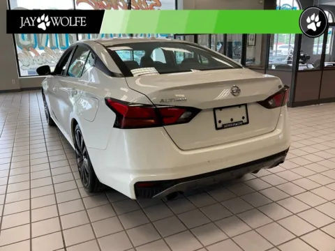 More photos of 2019 Nissan Altima 2.5 SR at Jay Wolfe Auto Outlet, MO