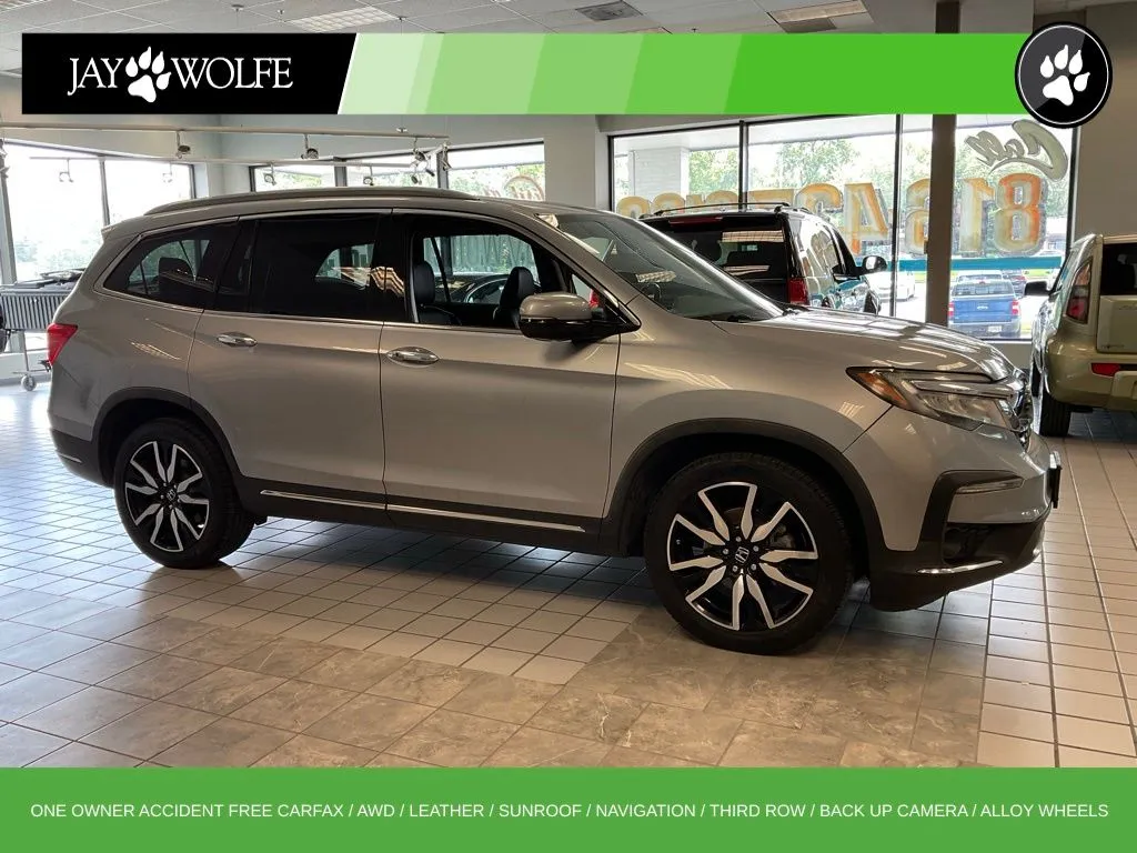 Silver 2019 Honda Pilot Elite for sale in Kansas City, MO