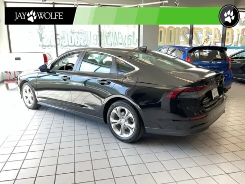 More photos of 2023 Honda Accord LX at Jay Wolfe Auto Outlet, MO
