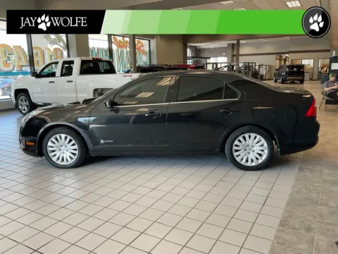 More photos of 2012 Ford Fusion Hybrid at Jay Wolfe Auto Outlet, MO