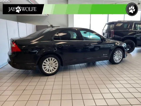 More photos of 2012 Ford Fusion Hybrid at Jay Wolfe Auto Outlet, MO