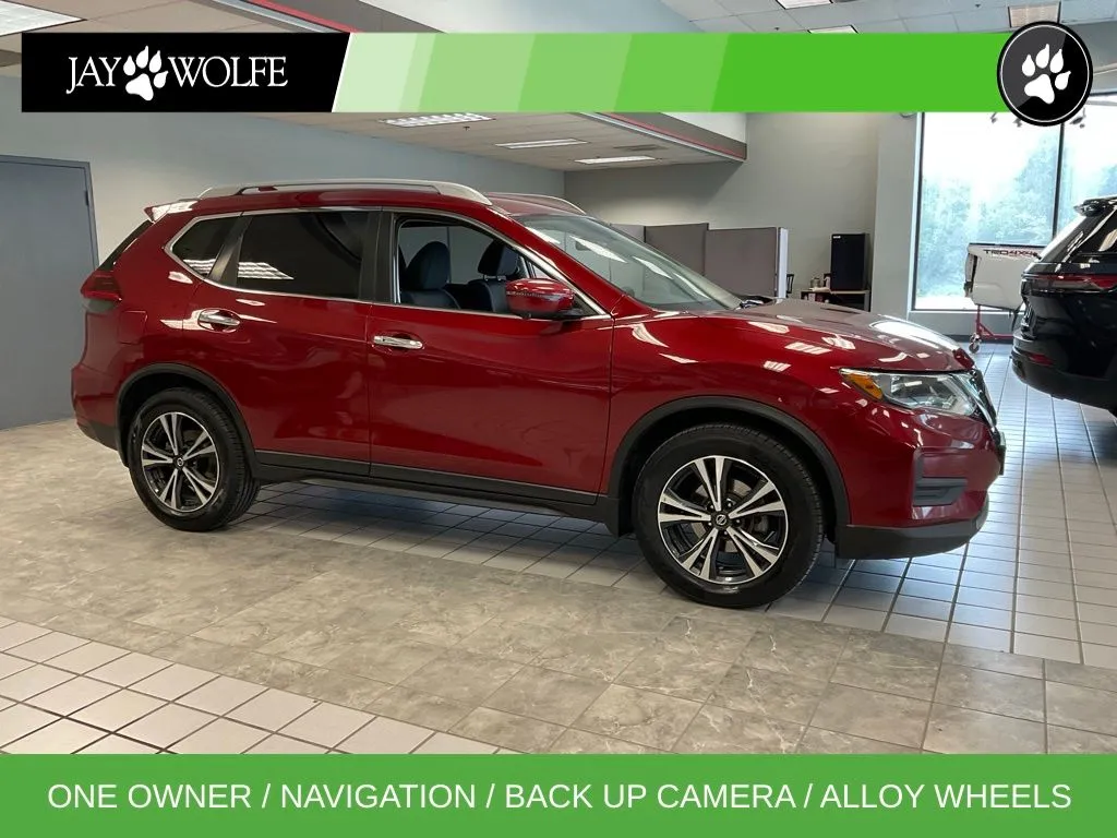 Red 2020 Nissan Rogue SV for sale in Kansas City, MO