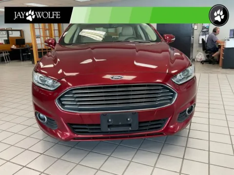 Photos of 2016 Ford Fusion SE for sale in Kansas City, MO at Jay Wolfe Auto Outlet