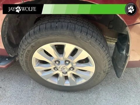 More photos of 2011 Toyota Sequoia Platinum at Jay Wolfe Auto Outlet, MO