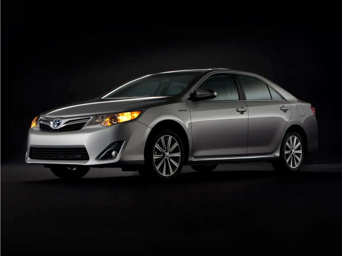 2013 Toyota Camry Hybrid XLE for sale in Kansas City, MO
