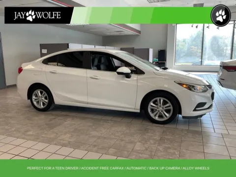 White 2018 Chevrolet Cruze LT for sale in Kansas City, MO