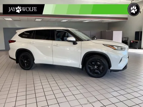 White 2020 Toyota Highlander XLE for sale in Kansas City, MO