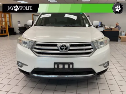 Photos of 2013 Toyota Highlander Limited for sale in Kansas City, MO at Jay Wolfe Auto Outlet