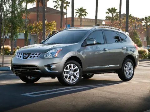 White 2011 Nissan Rogue SV for sale in Kansas City, MO