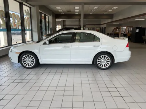 More photos of 2009 Mercury Milan Premier at Jay Wolfe Auto Outlet, MO