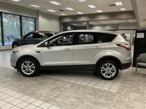 More photos of 2017 Ford Escape SE at Jay Wolfe Auto Outlet, MO