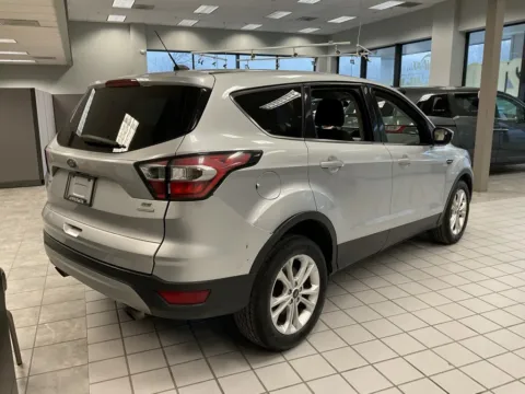 More photos of 2017 Ford Escape SE at Jay Wolfe Auto Outlet, MO
