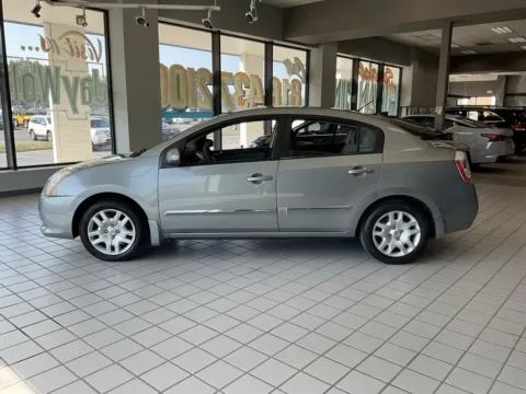 More photos of 2012 Nissan Sentra 2.0 S at Jay Wolfe Auto Outlet, MO