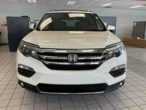 Photos of 2016 Honda Pilot Elite for sale in Kansas City, MO at Jay Wolfe Auto Outlet